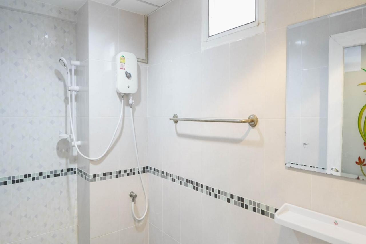 Roomquest Suvarnabhumi Ladkrabang 42 Bangkok Buitenkant foto