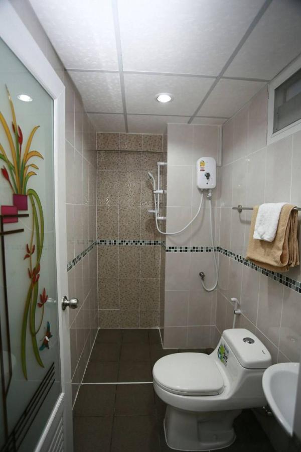 Roomquest Suvarnabhumi Ladkrabang 42 Bangkok Buitenkant foto